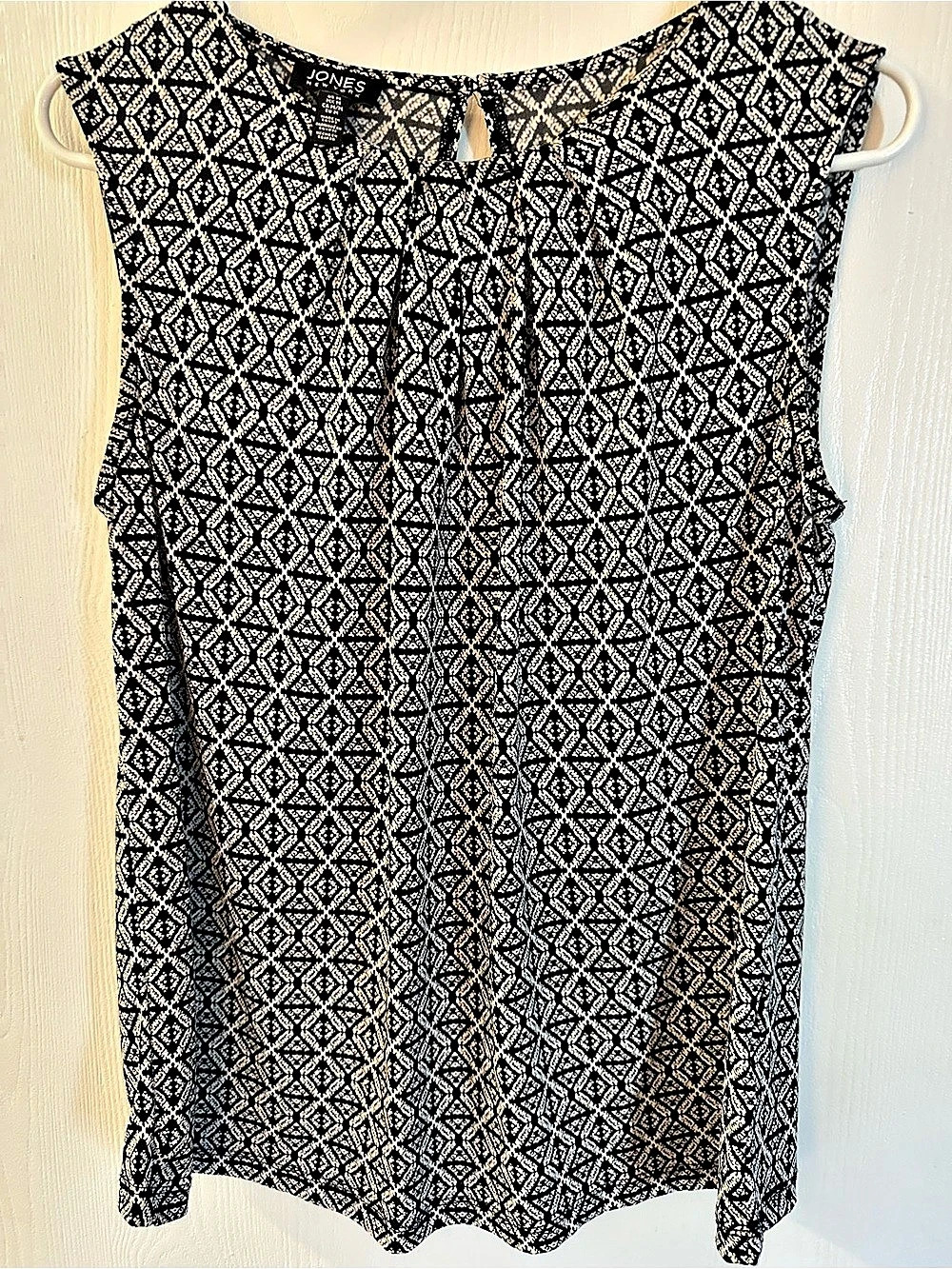 Jones New York Geometric Sleeveless Blouse Black & White size medium